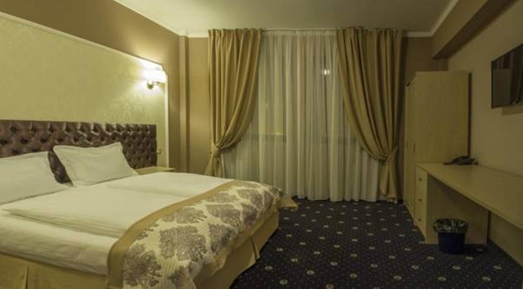 Hotel Bulevard هونيدوارا المظهر الخارجي الصورة